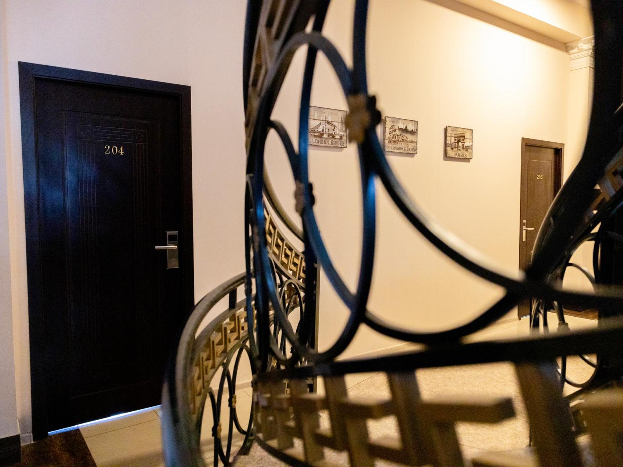 Comfort Hotel Yerevan Exterior photo
