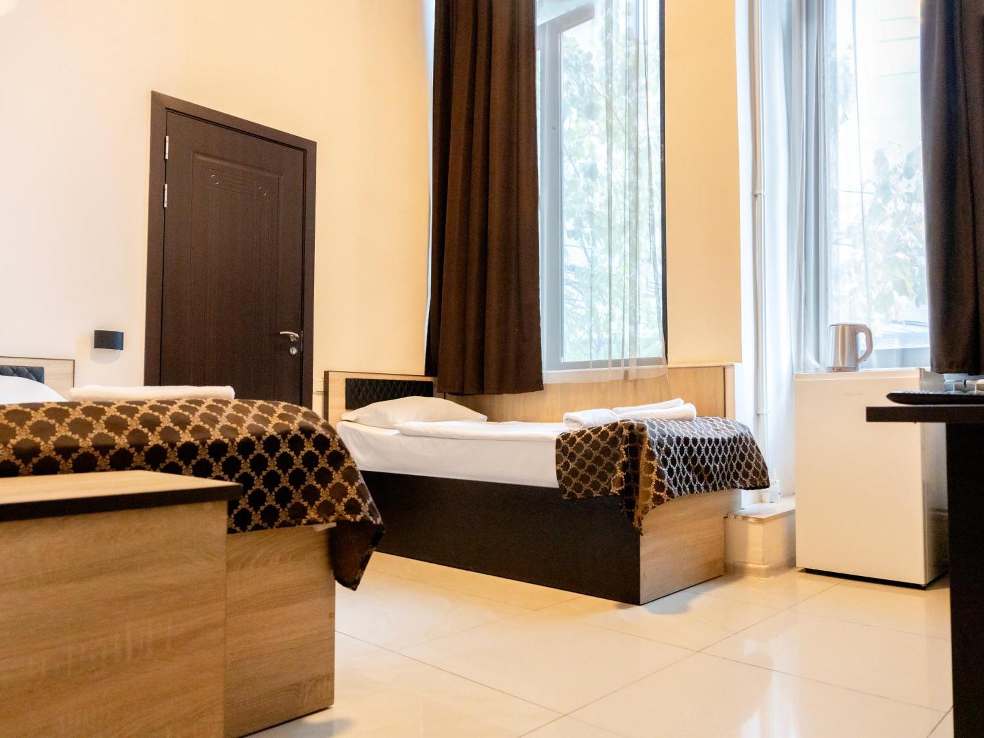 Comfort Hotel Yerevan Exterior photo