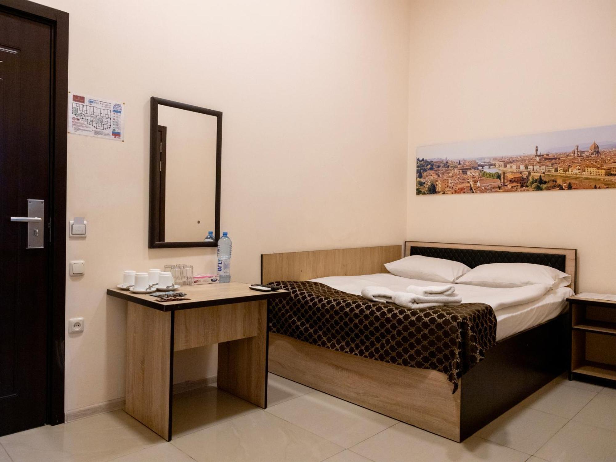 Comfort Hotel Yerevan Exterior photo