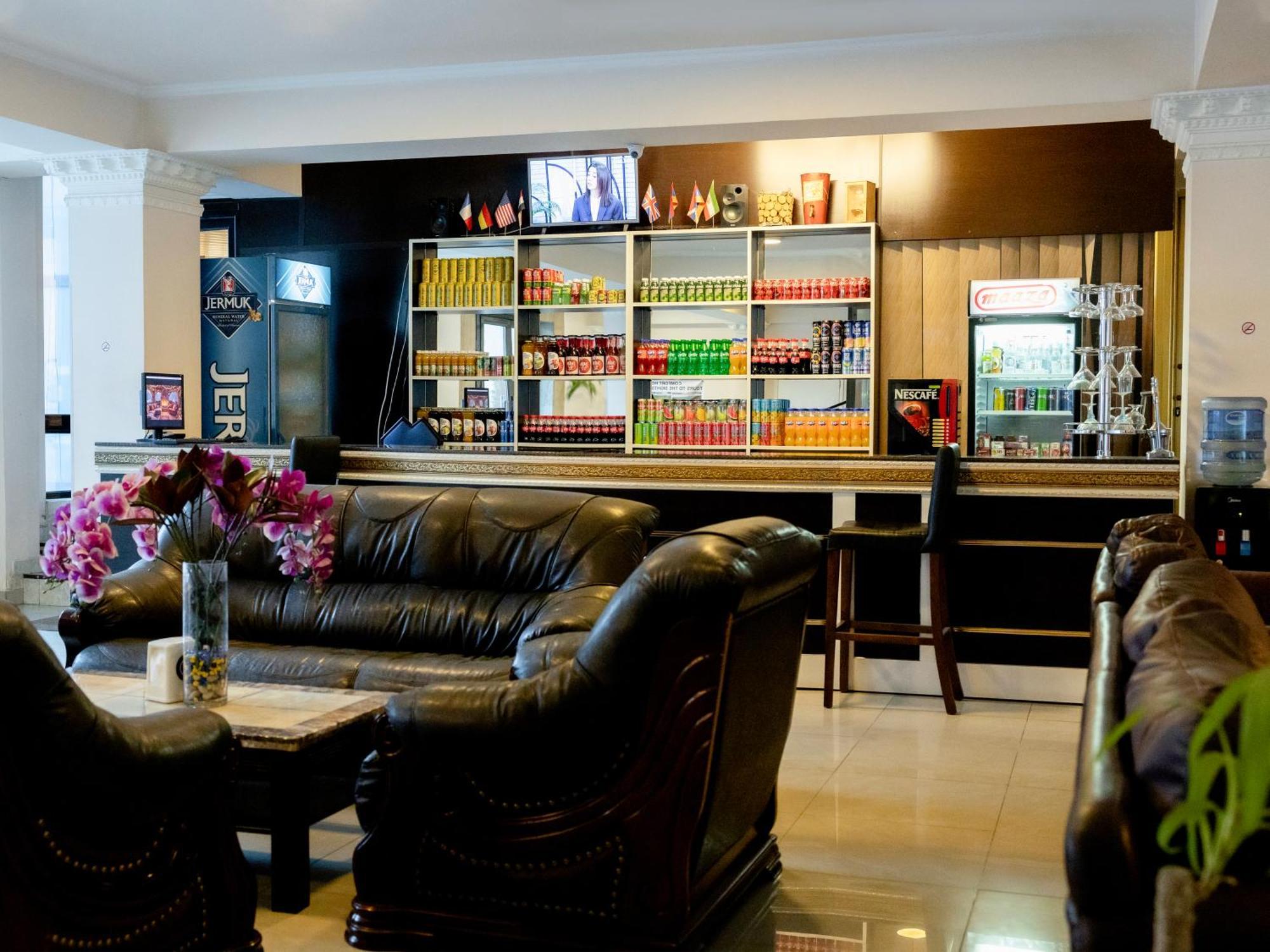 Comfort Hotel Yerevan Exterior photo