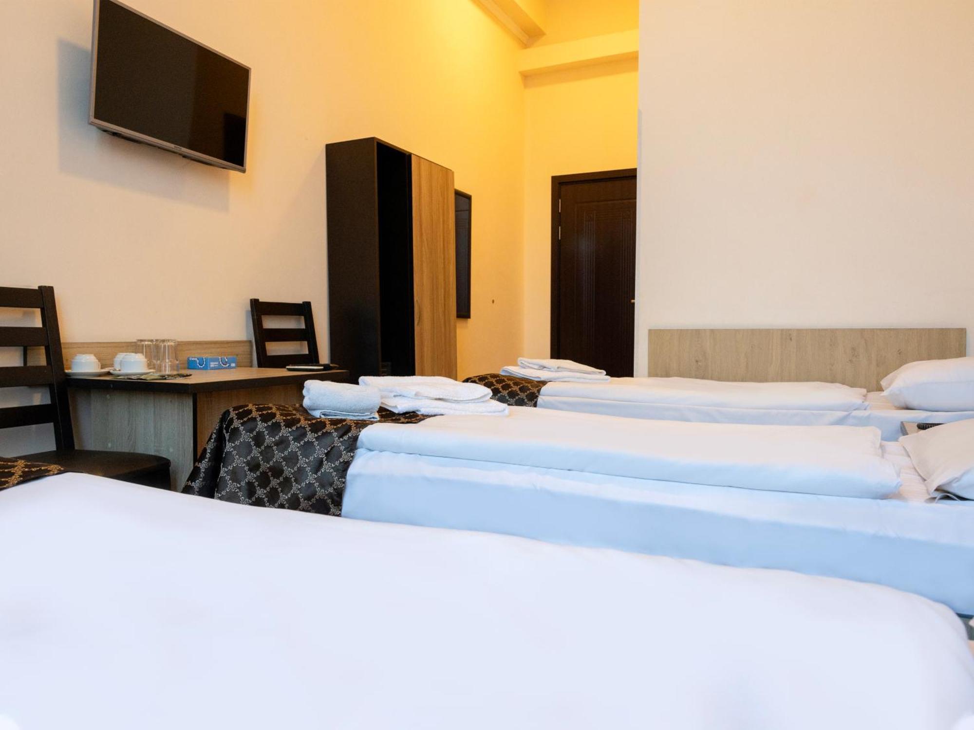 Comfort Hotel Yerevan Exterior photo